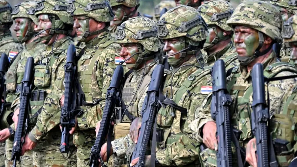 O ţară din UE reintroduce armata obligatorie
