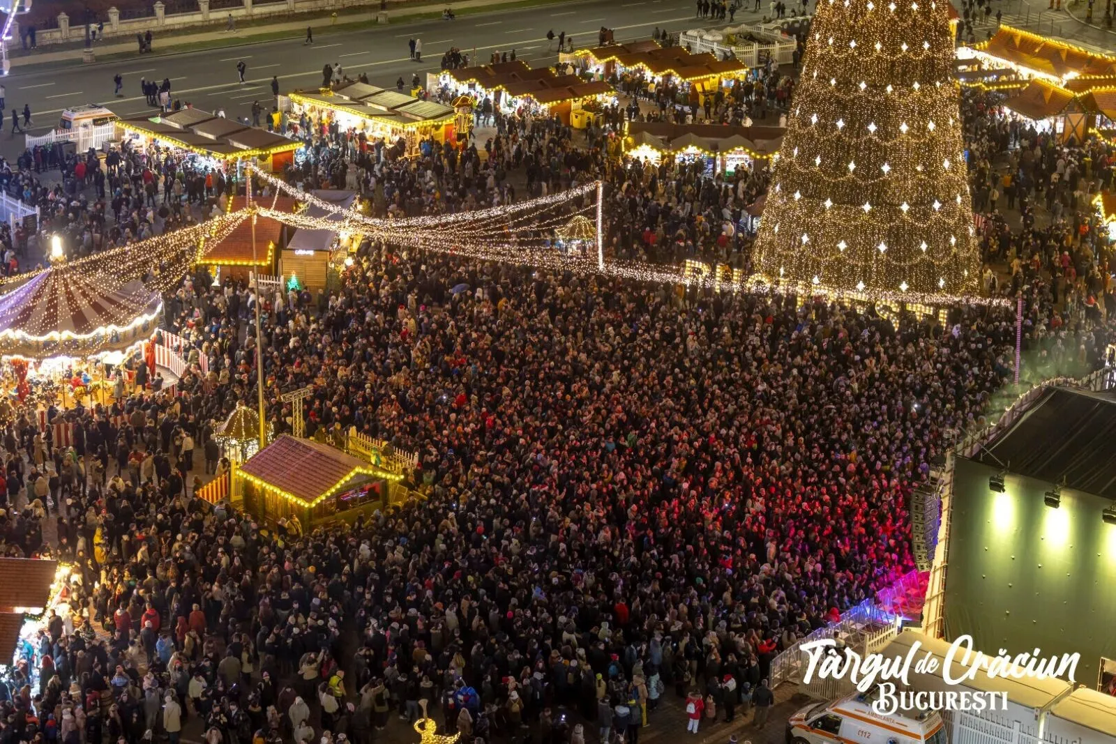 Târgul de Crăciun din Piața Constituției se deschide sâmbătă: Prima piramidă de Căciun din România