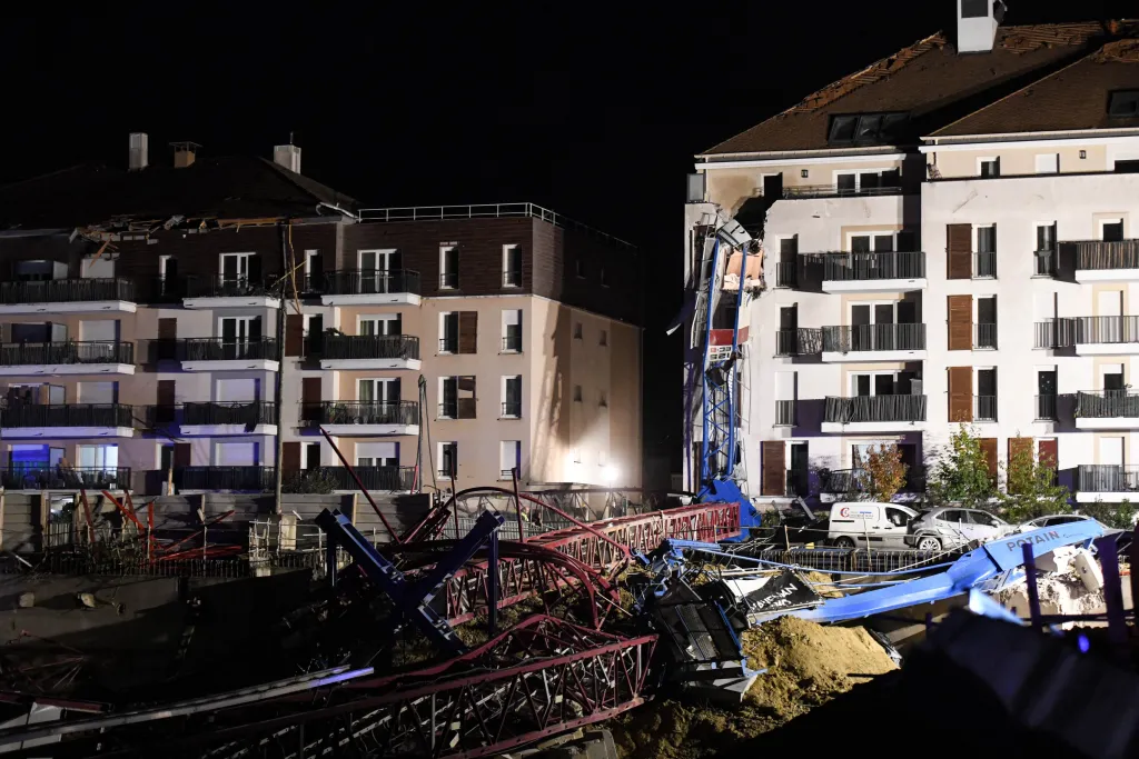 O tornadă de o forță rară devastează Parisul! Un mort, zeci de răniți și distrugeri uriașe