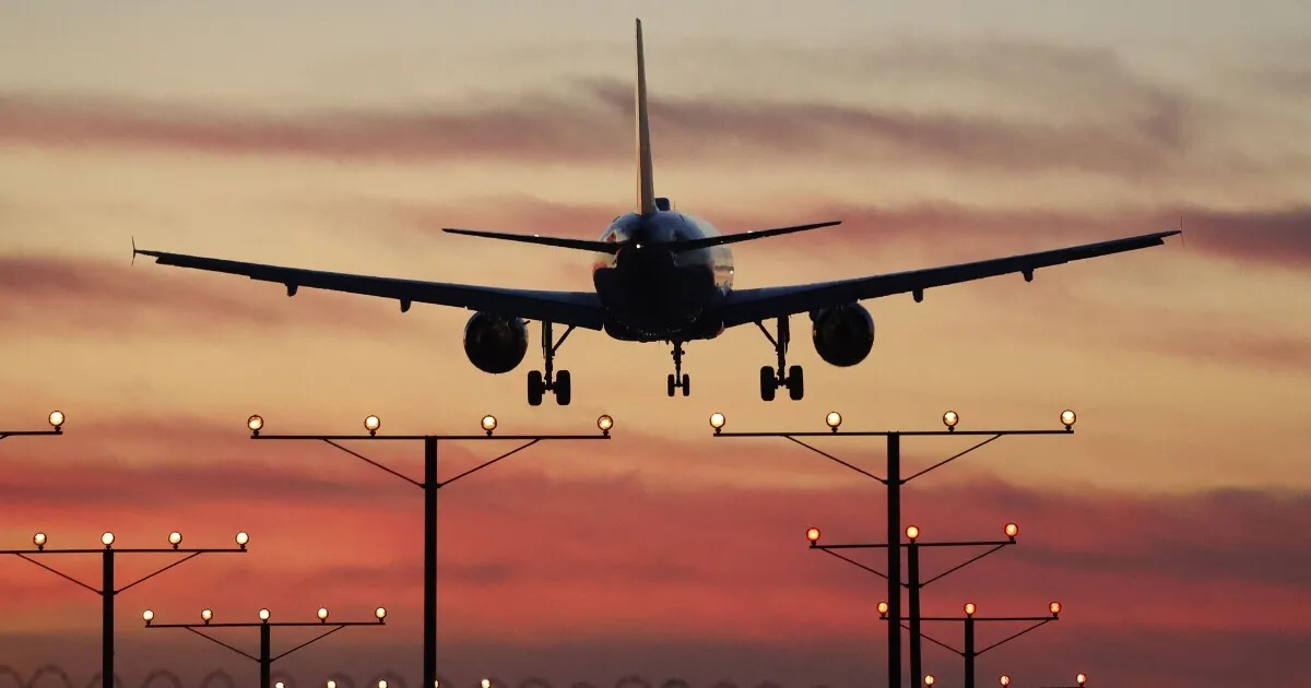 Traficul aerian pe aeroportul din Vilnius a fost suspendat din cauza baloanelor contrabandiştilor