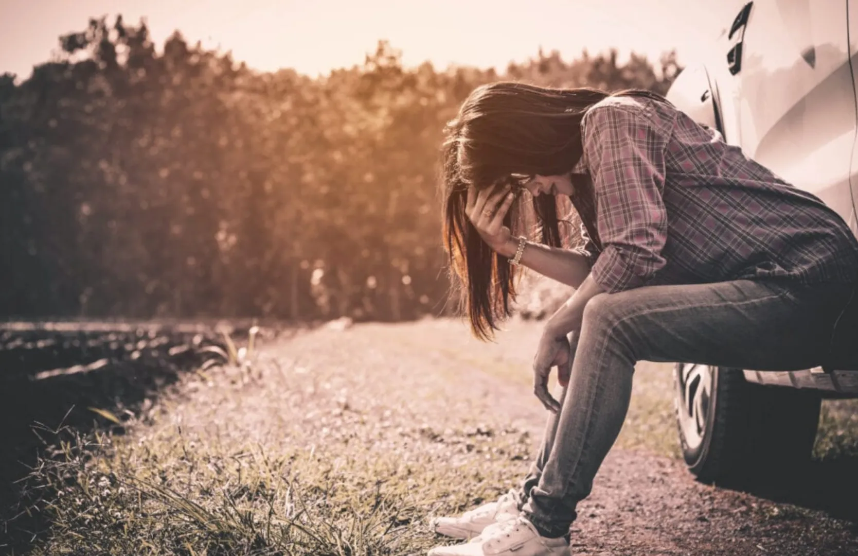 'Mă simt ca un personaj secundar în viața tuturor': un nou raport global privind fericirea scoate la iveală o (…)