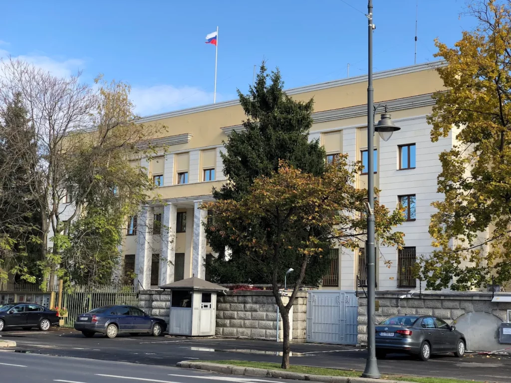 Incidentul de la Ambasada Rusiei: un bărbat recalcitrant a încercat să intre cu forța în clădire | Precizările (…)