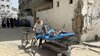 VIDEO Panică și evacuare în grabă, sub bombardamente. Pacienții unui spital din Fâșia Gaza au fost duși direct în (...)