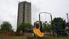 Un copil de cinci ani a murit după ce a căzut de la etajul 15 al unui bloc turn din Londra. Vecinii sunt revoltați (...)