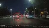 Motociclist aruncat pe şosea de o şoferiţă neatentă, într-o intersecţie din Bucureşti. O cameră de bord a filmat (...)