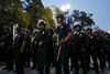 VIDEO Sute de polițiști, la un pas de a intra în forță în manifestanții pro-palestinieni de la Universitatea (...)