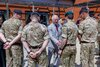 VIDEO „Mi s-a permis să ies din cușcă”, a glumit Regele Charles, într-o întâlnire cu soldații britanici, după ce (...)
