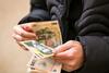 Angajatorii care oferă salarii în România de 2.000 de euro, dar nu găsesc oameni interesaţi: Aleg să plece în (...)