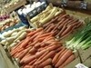 Guvernul pregătește un proiect de lege privind limitarea adaosului comercial la produsele româneşti