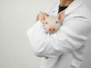 Ce s-a întâmplat după două luni cu primul om din lume căruia i s-au transplantat rinichi de porc