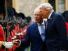 Donald Trump, tratat ca un rege la Londra. A fost plimbat cu o caleașcă aurită și cazat la Windsor. Miza vizitei în UK