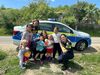 Polițiștii doljeni au adus bucuria Paștelui în casele unor copii nevoiași