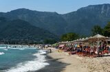 Cele mai bune plaje din Thassos pentru copii. Au ape liniștite, nisip fin și umbră naturală
