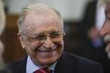Spitalul ”Agrippa Ionescu”: Ion Iliescu a reuşit cu sprijin să stea la marginea patului / Rămâne la ATI cu stare (…)