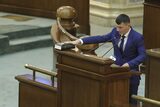 Senatorul POT racolat de PSD, cu studii de „dating online”, a fost condamnat de Înalta Curte