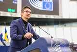Luis Lazarus: Acum nu se sesizează, oare, serviciile secrete să vadă că Moftangiu de la Banca Națională face (…)
