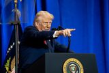 Trump spune că știe unde se ascunde ayatollahul Khamenei, dar nu vrea să-l elimine deocamdată. Cere Iranului (…)