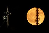 Noapte magică. Imagini spectaculoase cu Luna Căpșună surprinse în întreaga lume