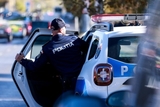 Scandal cu împușcături la o spălătorie din București: Totul a plecat de la o fată, poliția a intervenit de urgență