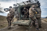 Ai 10 clase? Fă-te polițist! Armata română angajează fără bacalaureat