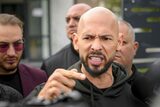Andrew Tate și-a recuperat permisul de conducere după ce a contestat suspendarea