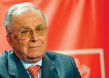 Potrivit medicilor consultați de TVR, Ion Iliescu are o tumoră la plămâni