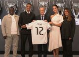 Trent Alexander-Arnold, prezentat oficial la Real Madrid » Internaționalul englez a fost însoțit de iubita sa superbă