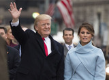 Compania lui Trump va lansa un abonament de telefonie mobilă de 47,45 dolari pe lună şi un smartphone care va costa (…)