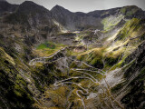 Obiective turistice pe Transfăgărășan. Ce poți vizita când parcurgi cel mai frumos drum din România