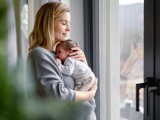Care va fi suma minimă primită de mamele în concediu de îngrijire a copilului. Fără excepții la impozitul pentru (…)