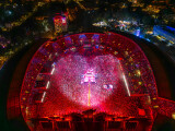 Festivalul UNTOLD aniversează 10 ani cu o ediție spectaculoasă. Show-uri cu peste 250 de artişti naţionali şi (…)