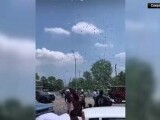 Au căzut bani din cer la o înmormântare din Detroit. Cum s-a întâmplat „minunea”