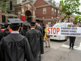 Studenții evrei de la Harvard, scuipați și încolțiți cu scandări „Heil Hitler”. Concluziile raportului (…)