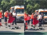 O șoferiță cu o alcoolemie amețitoare a produs un accident în care a rănit o femeie și doi copii. A fost încătușată (…)