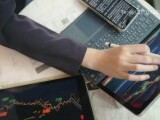Piețele financiare au reacționat pozitiv după anunțarea pachetului de măsuri. Leul s-a apreciat față de euro