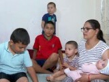 Ajutor pentru Georgiana, o mamă care își crește singură cei cinci copii, doar din alocații. „Sunt zile în care nu e (…)