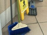 Regizorul Tudor Giurgiu, revoltat de condițiile din Aeroportul Otopeni: E mizerie. Bagajele îți ajung la peste 45 de (…)