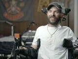 Un veteran complet paralizat deschide televizorul cu puterea gândului și un cip Neuralink implantat în creier