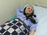 Aurica a fost abandonată de cei 9 copii în spital. I-a dat casa unuia dintre fii, care a transformat-o în grajd