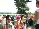 Copiii din Iași care nu au parte de excursii la mare sau la munte s-au adunat la o tabără în „pridvorul satului”: (…)