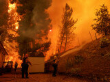 Incendiu devastator în California. Mii de oameni au primit ordin de evacuare. Orașul Santa Clarita este în stare de (…)
