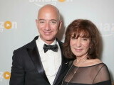 A murit Jackie Bezos, mama lui Jeff Bezos şi unul dintre primii investitori în compania acestuia, Amazon