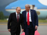 Tricouri și tablouri cu Putin și Trump, vândute online în Rusia. 68% dintre ruși cred că liderii au ajuns la o (…)