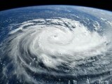 Uraganul Erin a trecut în categoria 5, a furtunilor catastrofale. Unde se va năpusti cu vânturi de 255 km/h