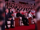 Reacția lui Kim Jong Un când l-a văzut pe cântărețul în blugi strâmți și cu cruce la gât trimis de Putin. VIDEO