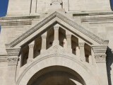 Mai multe capete de porc au fost descoperite în fața unor moschei din Paris. Pe unul dintre ele scria „Macron”