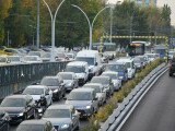 Bujduveanu propune interzicerea circulaţiei autovehiculelor de aprovizionare, curierat şi salubrizare în orele de vârf