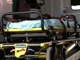 Bătrân de 85 de ani, în stare gravă după ce fost scăpat de pe o targă în timpul unui transfer între spitale, în Prahova