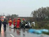 Accident grav pe „drumul morții”. Un camion s-a răsturnat peste o mașină. Două persoane au murit. FOTO