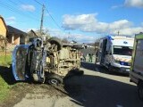 Accident grav în județul Bistrița-Năsăud. O femeie, blocată în autoturism. Două echipaje de pompieri au intervenit
